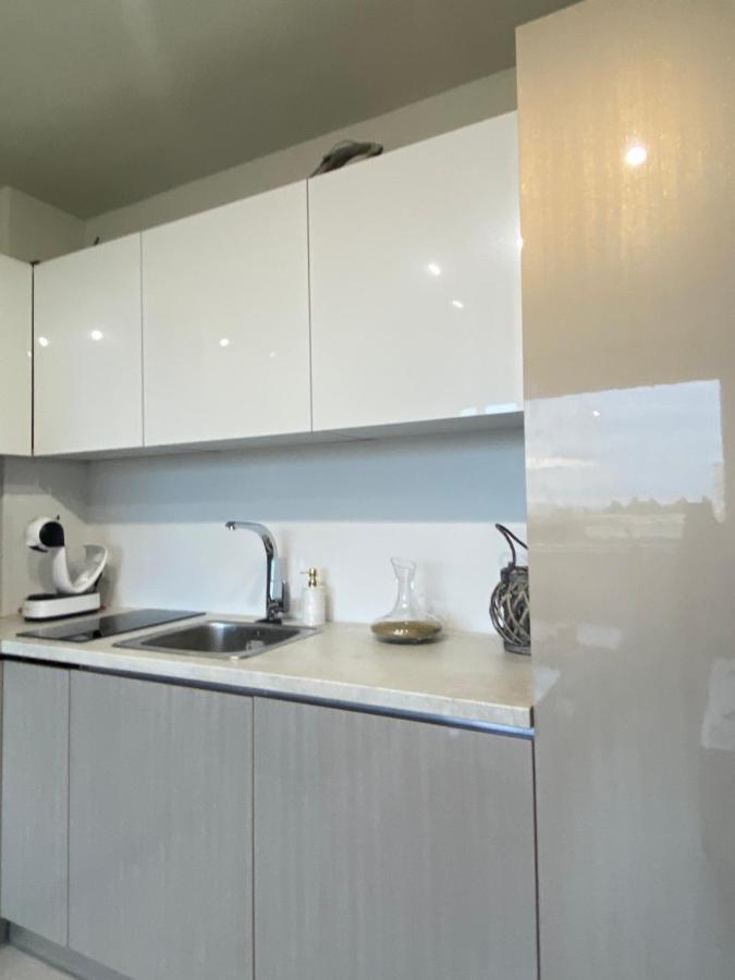 Brand New And Modern Directly Next To The Metro Station Apartment *